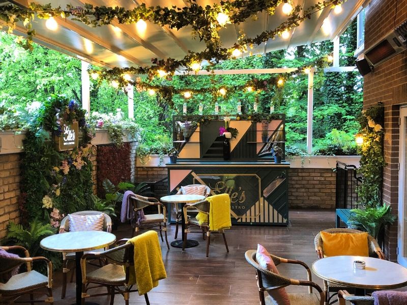 Outdoor Dining Dublin - Elle's Bar & Bistro Terrace